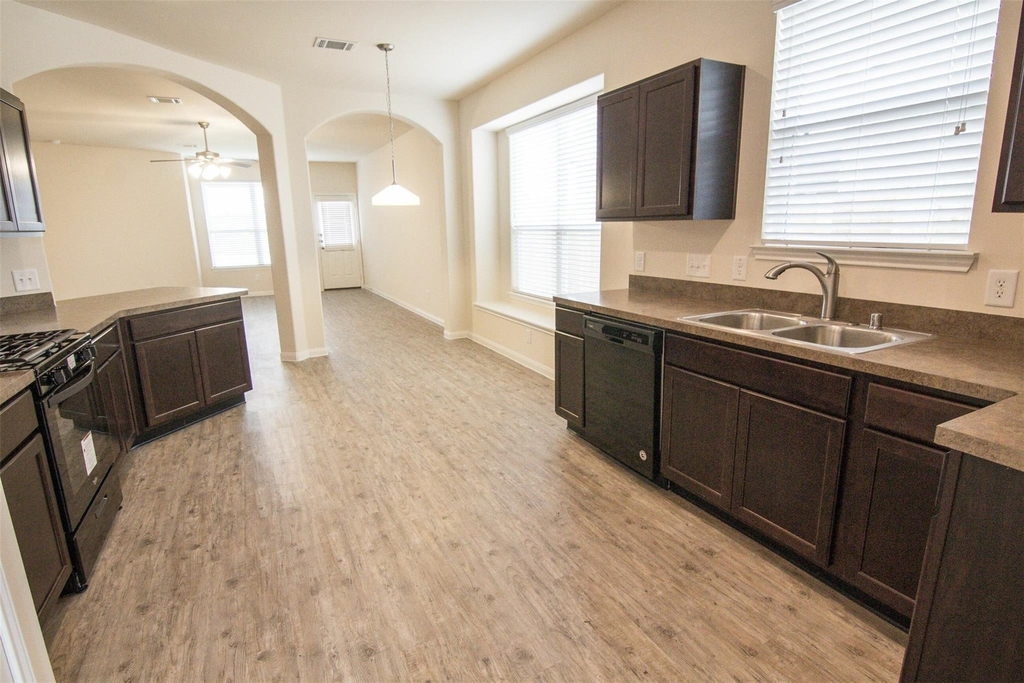 29606 Woodsons Shore Drive - Photo 3