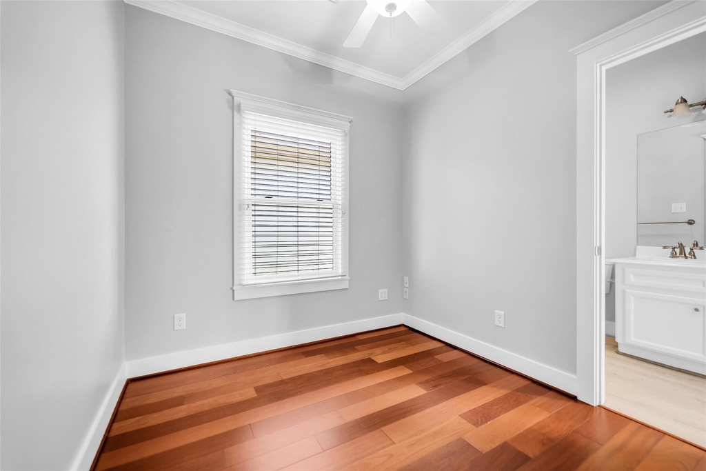 1029 W 15th 1/2 Street - Photo 16