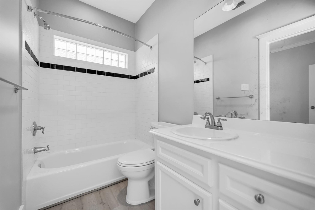 1029 W 15th 1/2 Street - Photo 21