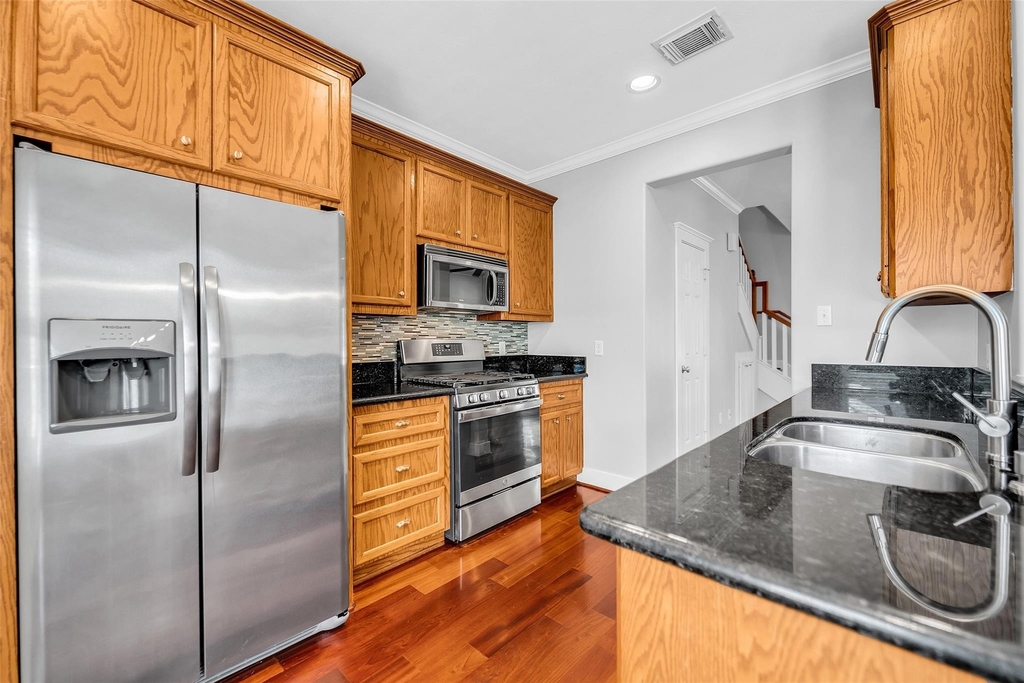 1029 W 15th 1/2 Street - Photo 6