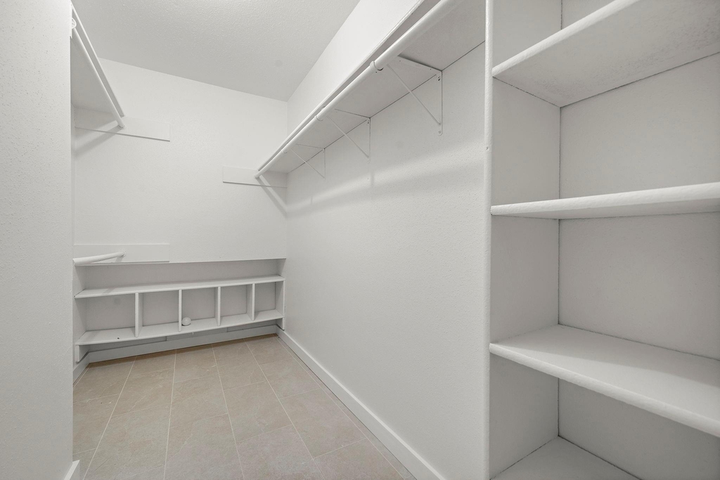 13815 Grosvenor Street - Photo 28