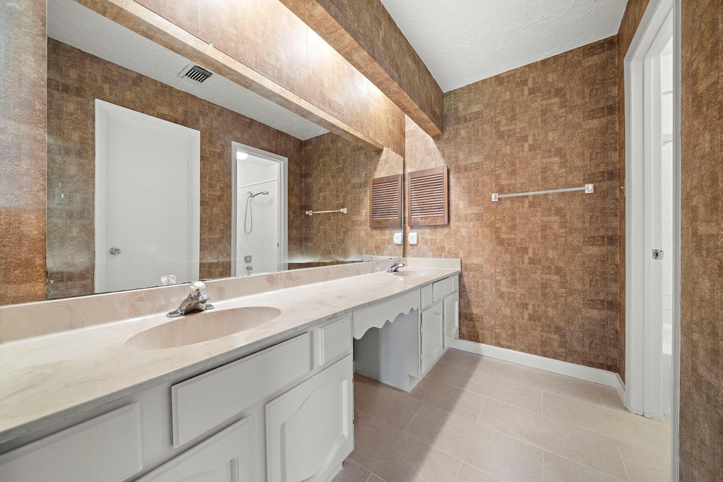 13815 Grosvenor Street - Photo 26