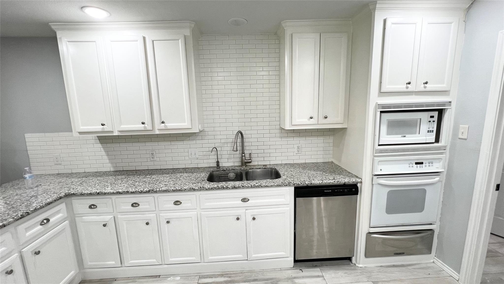 803 Glen Hollow Drive - Photo 5