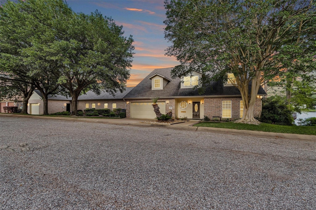 1502 Wimbledon Drive - Photo 3