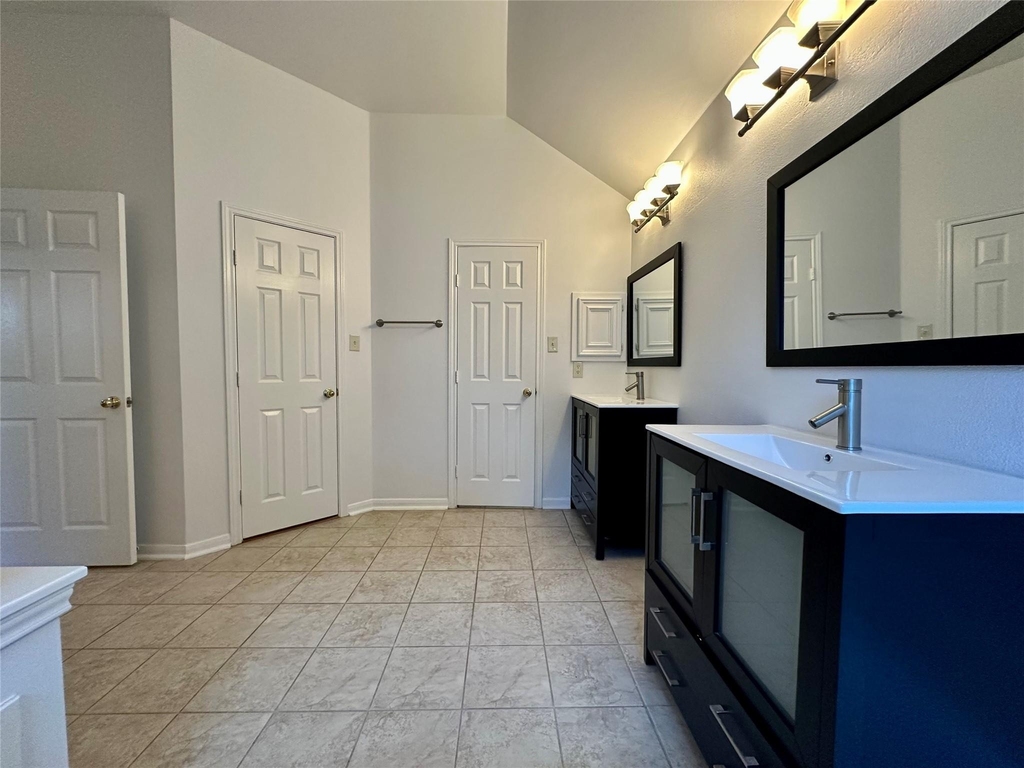 1318 Cedar Terrace Court - Photo 18