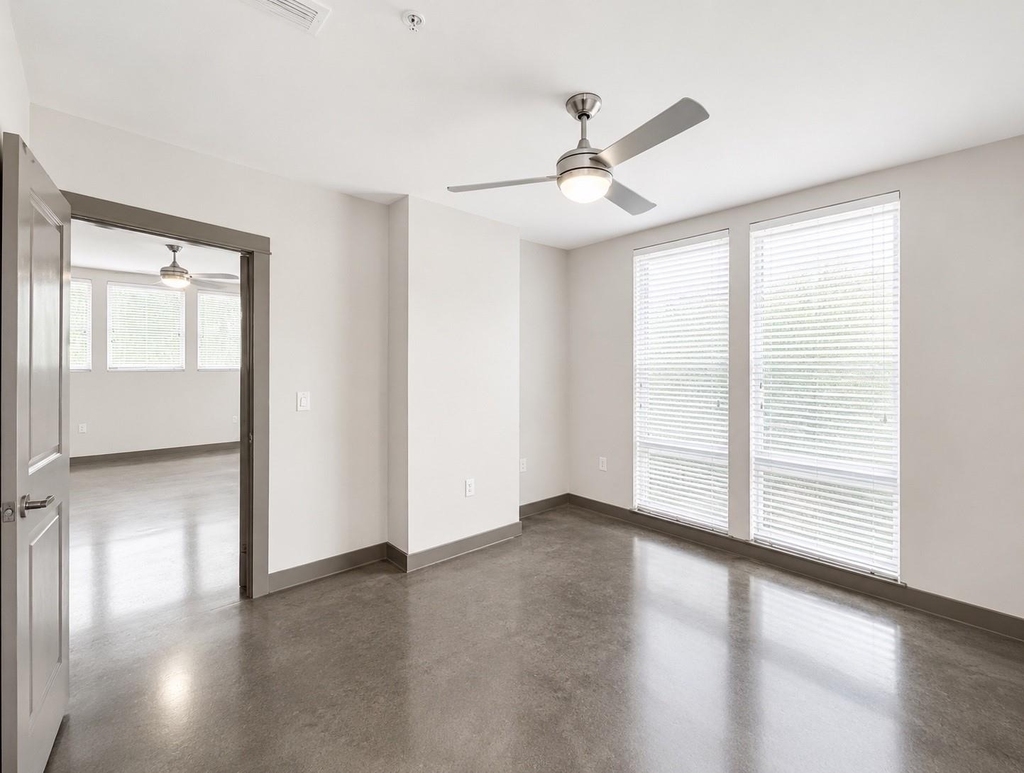 1111 N Durham Drive - Photo 3