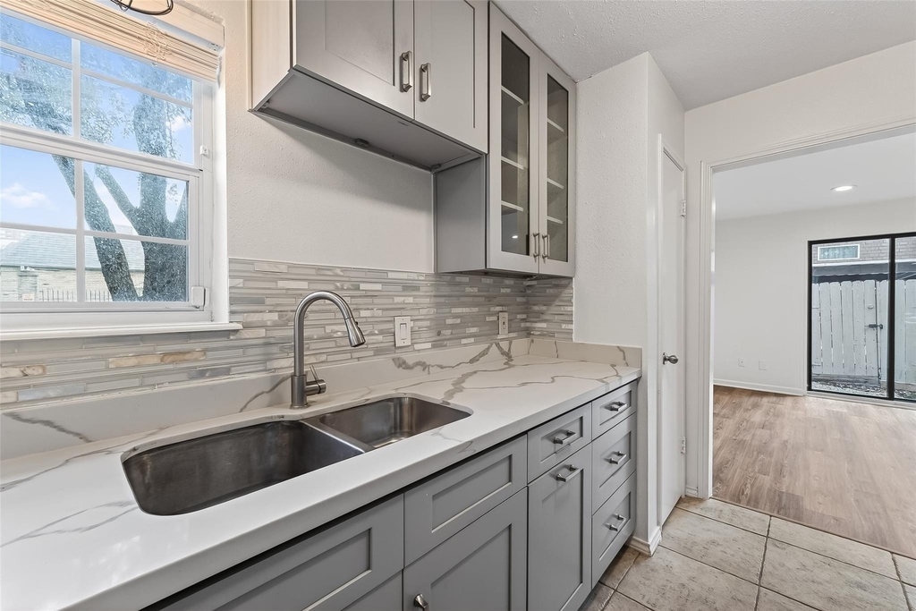 500 N Post Oak Lane - Photo 14