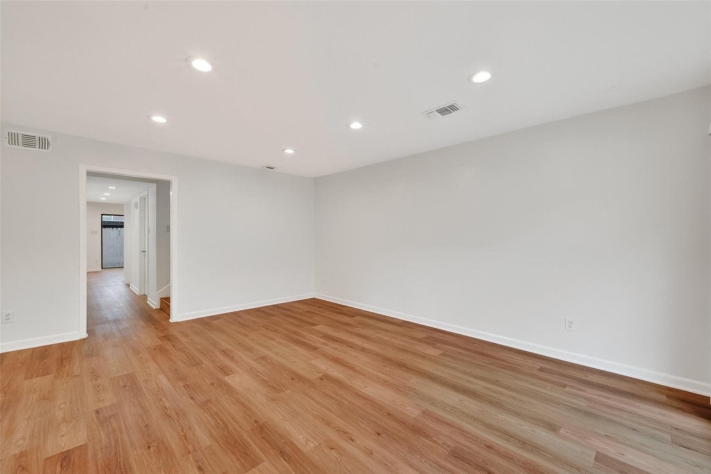 500 N Post Oak Lane - Photo 3