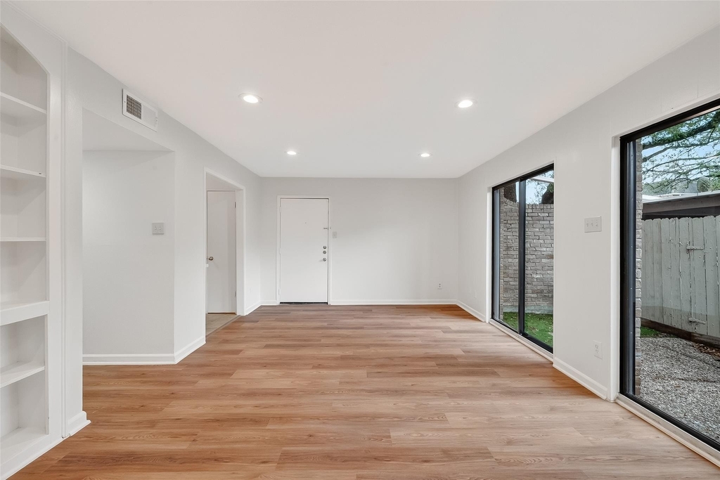 500 N Post Oak Lane - Photo 21