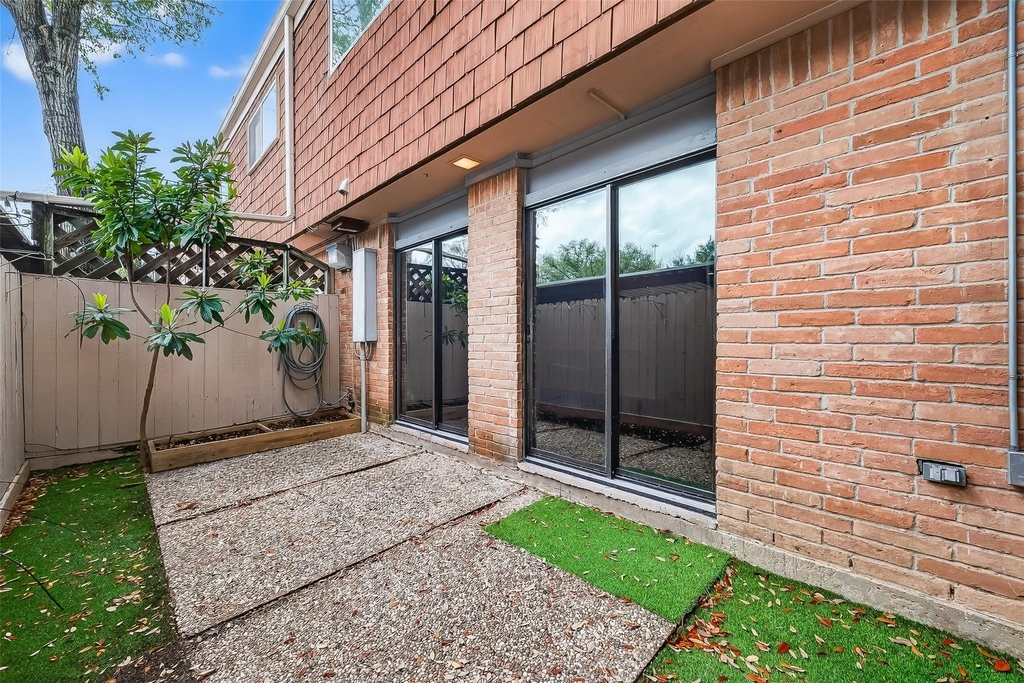 500 N Post Oak Lane - Photo 43