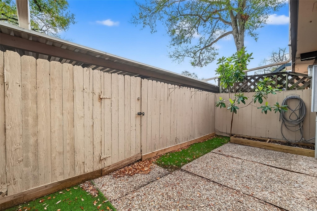 500 N Post Oak Lane - Photo 46