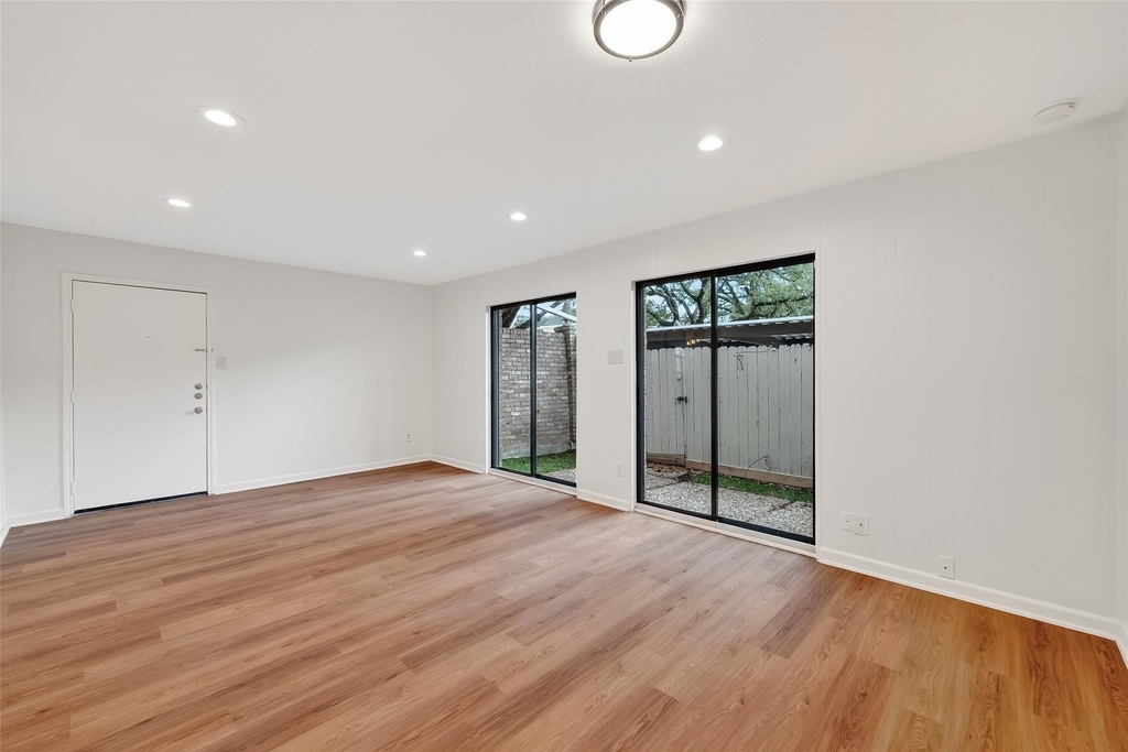 500 N Post Oak Lane - Photo 22