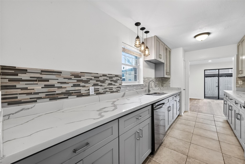500 N Post Oak Lane - Photo 10