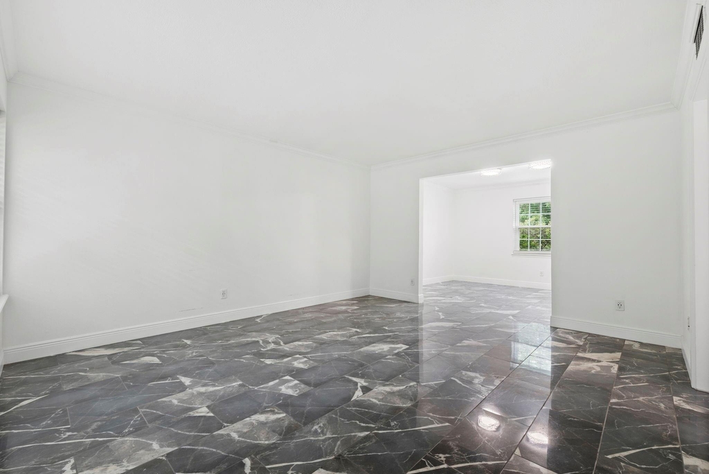 7900 Westheimer Road - Photo 6