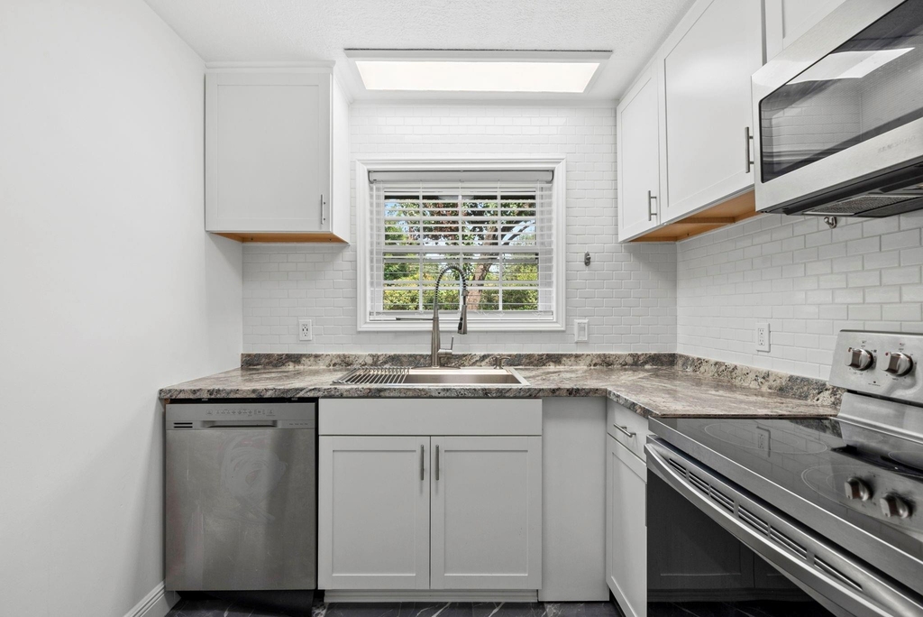 7900 Westheimer Road - Photo 12