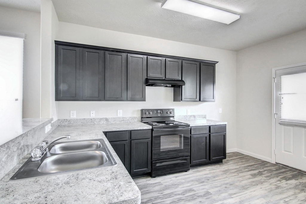 2839 Silver Tree - Photo 4