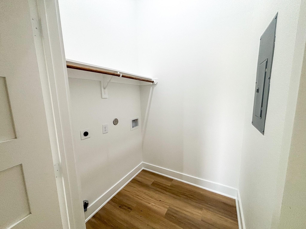 1031 Exotic Pine Street - Photo 3