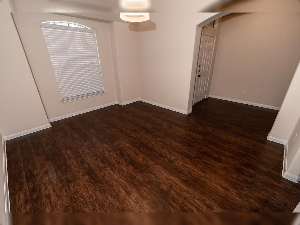 29442 Westhope Drive - Photo 4