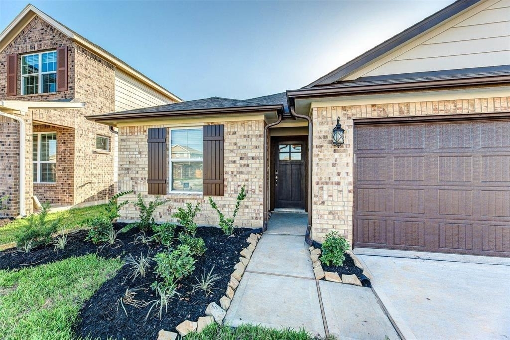 7214 Toluca Drive - Photo 2