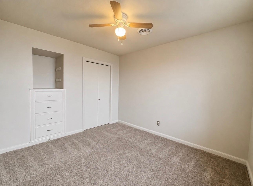 7603 Grape St - Photo 12
