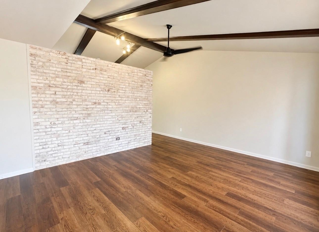 7603 Grape St - Photo 2