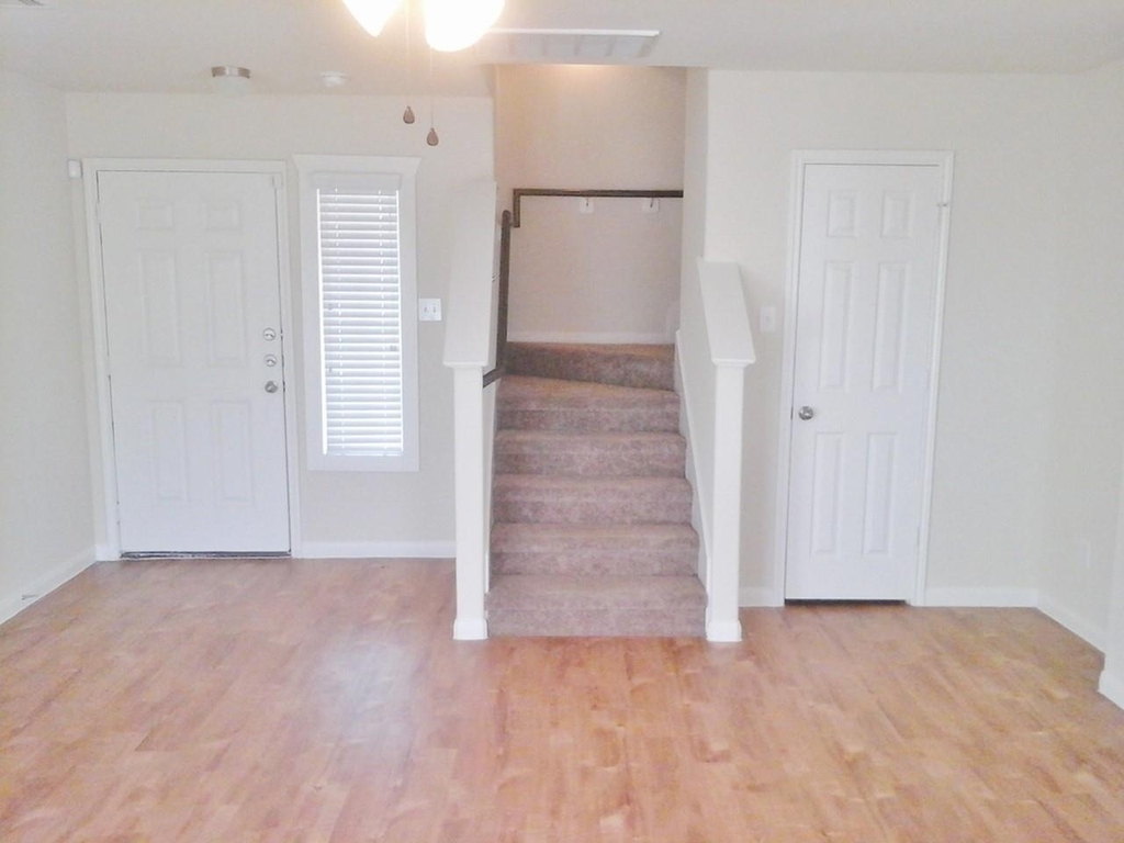 6205 Heffernan Street - Photo 4