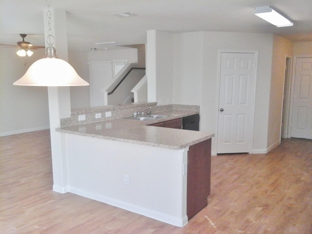 6205 Heffernan Street - Photo 0