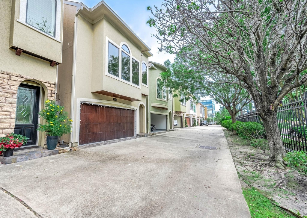 620 Westcott Street - Photo 2