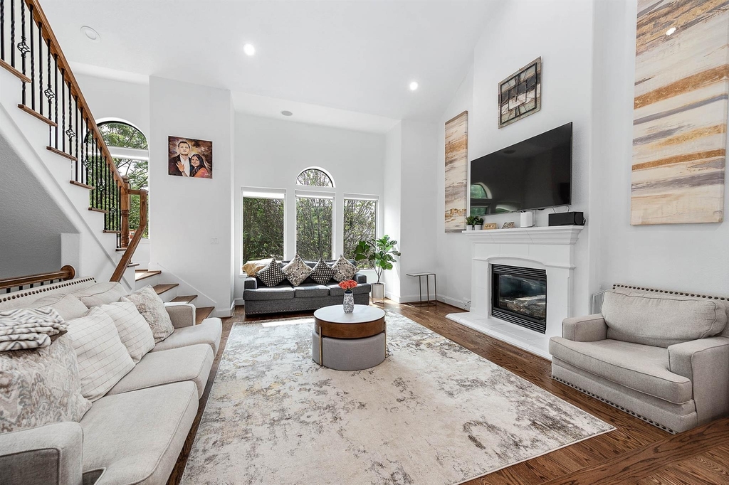 620 Westcott Street - Photo 3