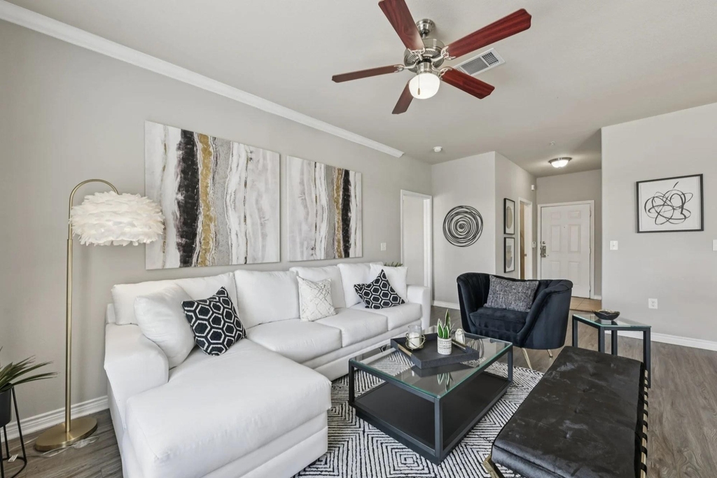 14651 Philippine Street - Photo 10