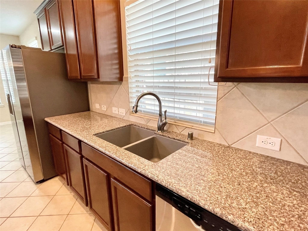 16611 Cactus Blossom Trail - Photo 12