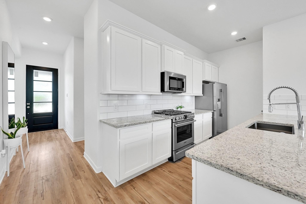 4027 Balboa Drive - Photo 4
