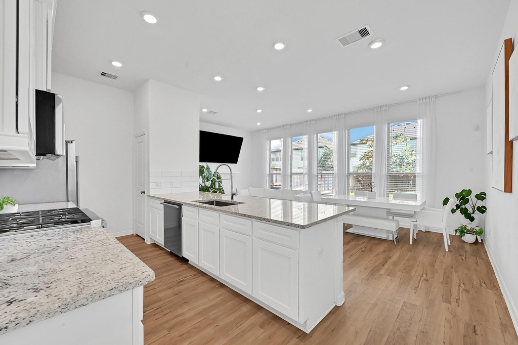 4027 Balboa Drive - Photo 3