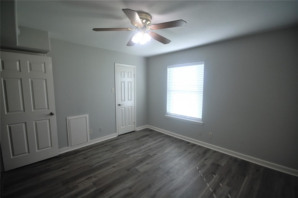 13115 Highway 6 - Photo 15