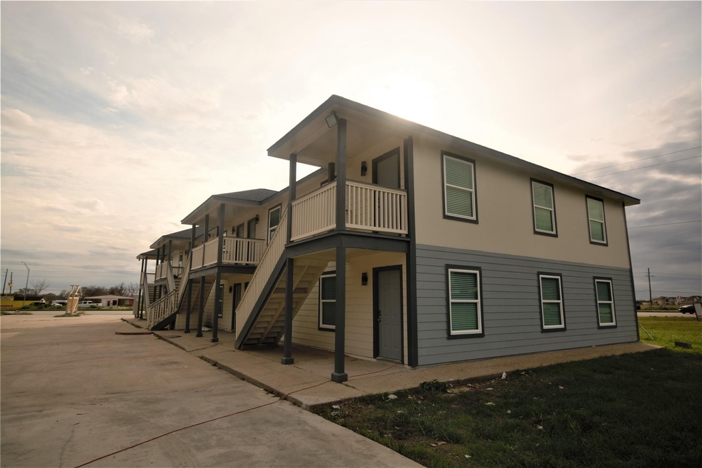 13115 Highway 6 - Photo 3
