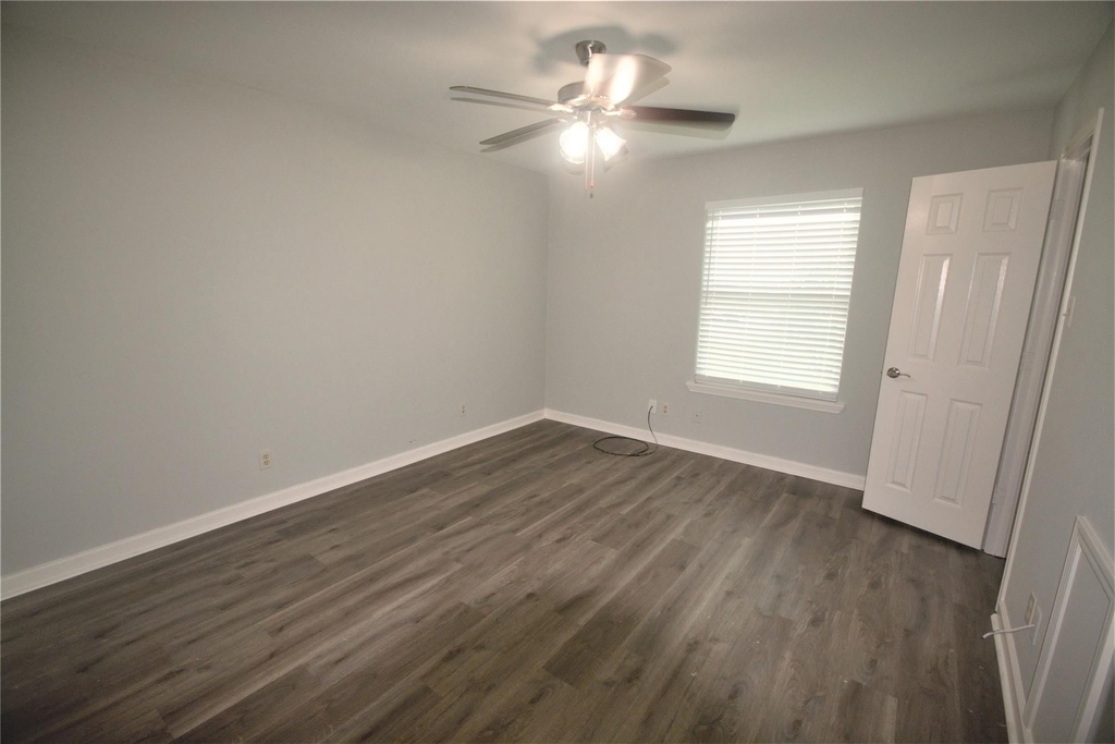 13115 Highway 6 - Photo 25