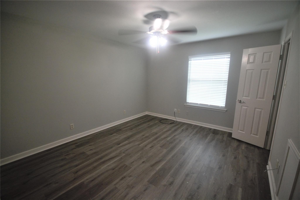 13115 Highway 6 - Photo 8