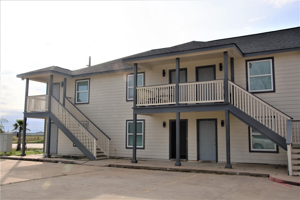 13115 Highway 6 - Photo 5