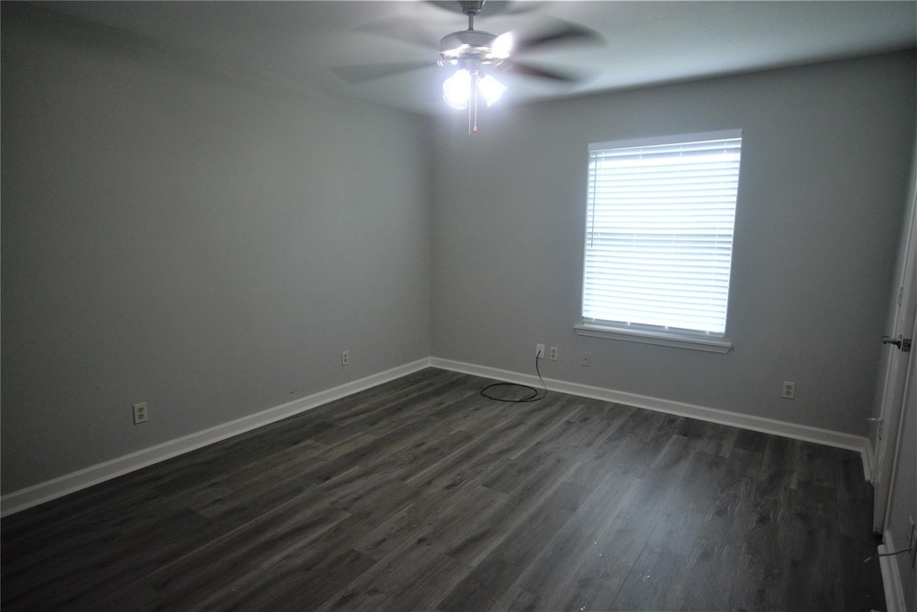 13115 Highway 6 - Photo 22