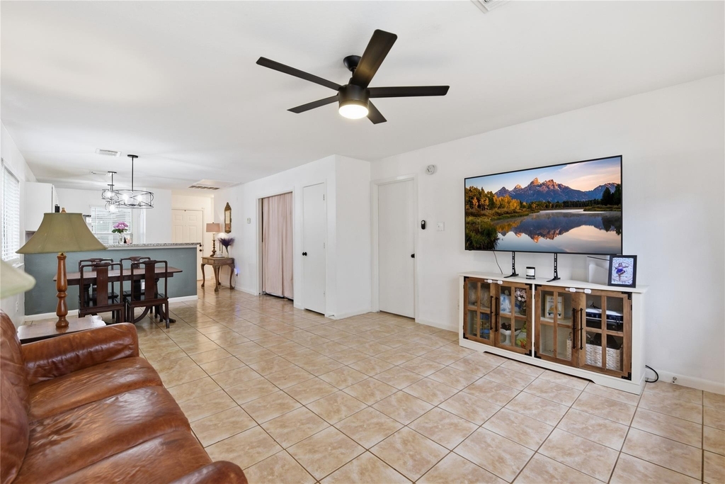 6136 Lone Prairie Way - Photo 7