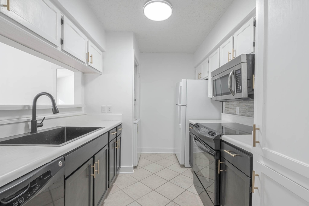 2277 S Kirkwood Road - Photo 3