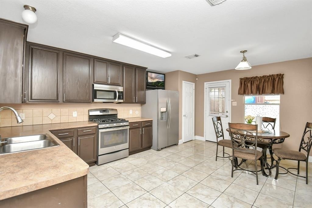 1215 Lavender Shade Court - Photo 5