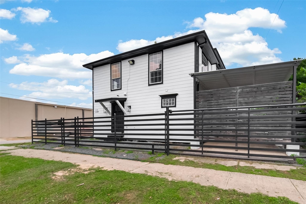2120 Fulton Street - Photo 2