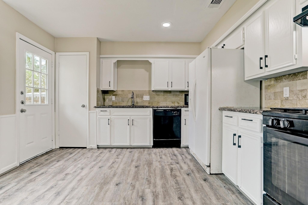 427 Merriweather Street - Photo 4