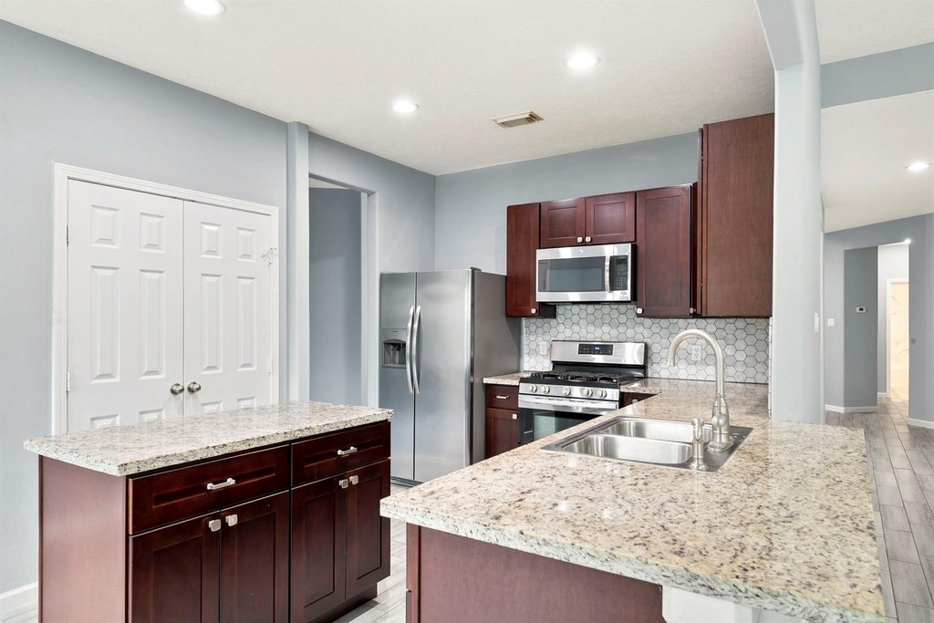 5707 Overton Park Drive - Photo 8