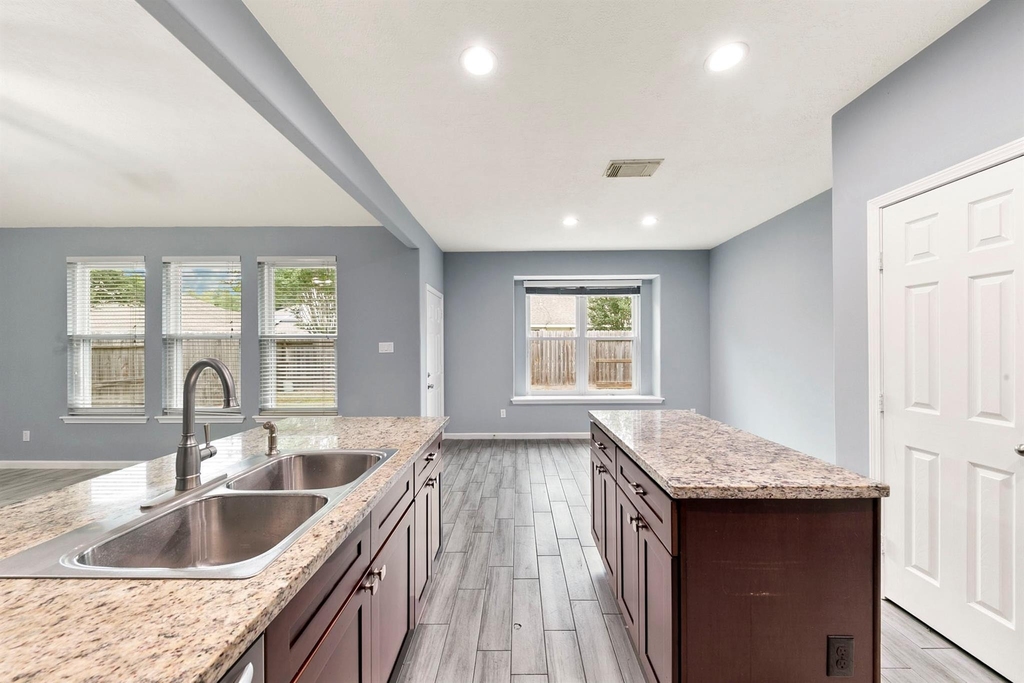 5707 Overton Park Drive - Photo 9