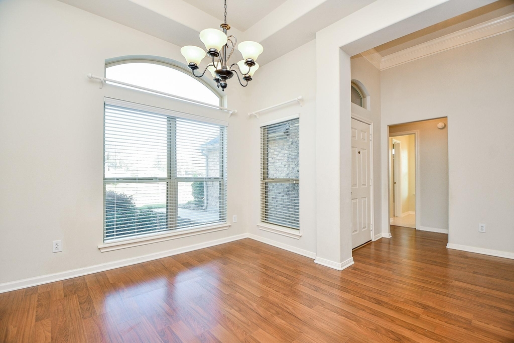 1816 Oak Lodge Drive - Photo 2
