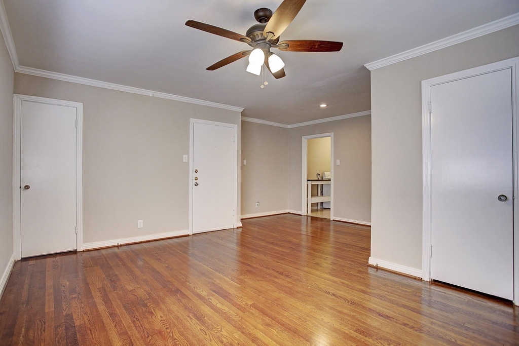 2316 Hazard Street - Photo 2
