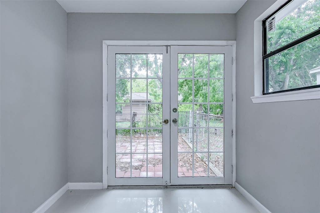 5914 Carew Street - Photo 21