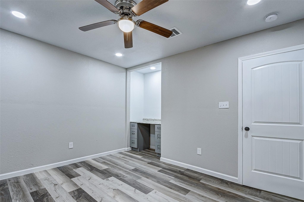 5914 Carew Street - Photo 34